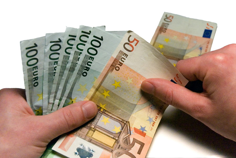 14.20 crs-countingmoney 710064 54171779