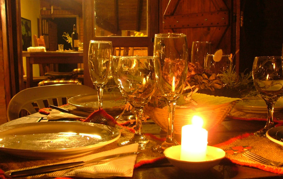 17.1 crs-dinnerwithcandles 238801 1607