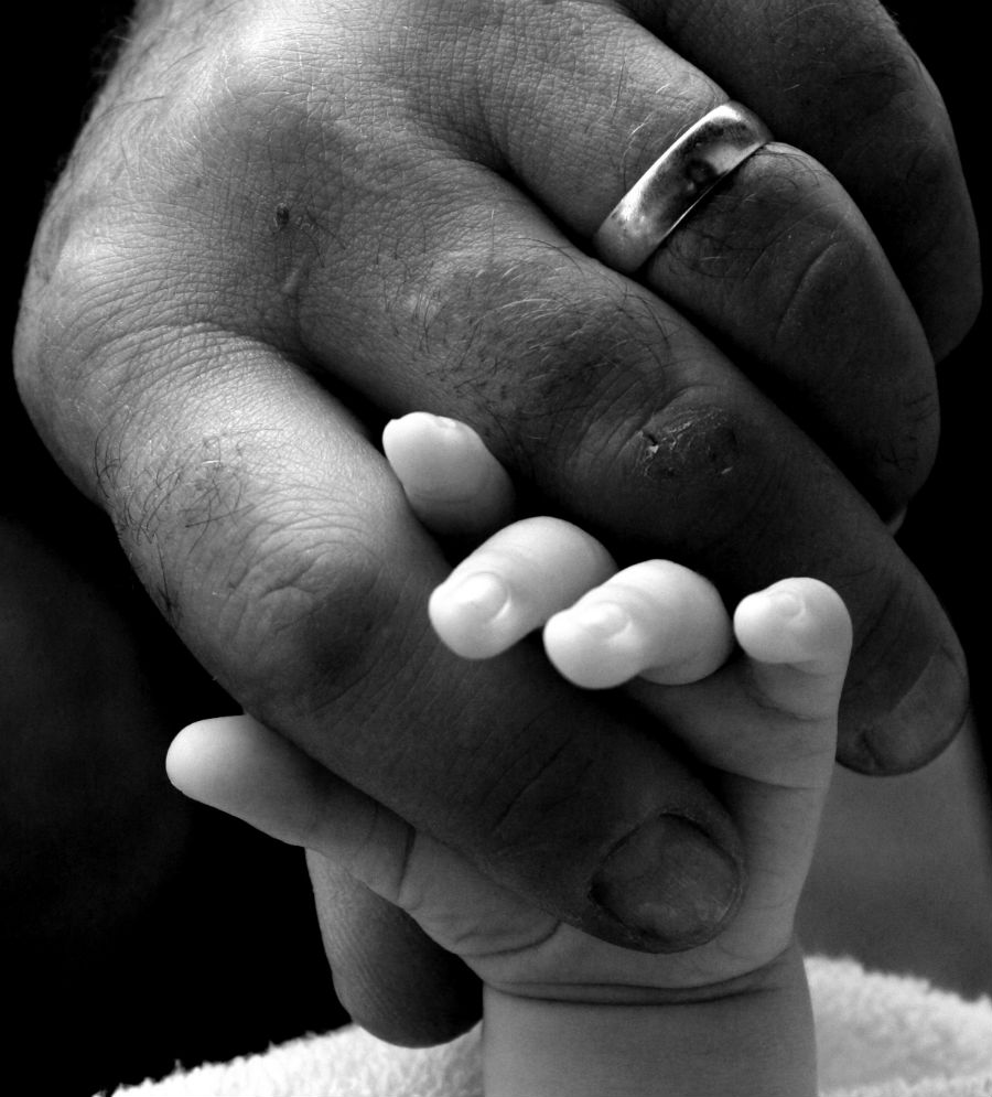 19.14 crs-twohands3 1291971 95250570