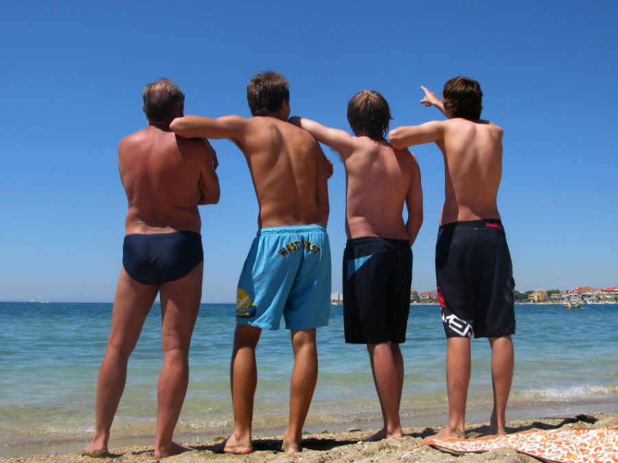 20.16 crs-fatherandsons rgbmy0dgcw