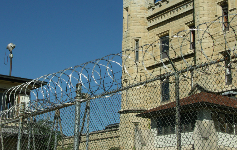 22.7 crs-prison 1431135 81241882