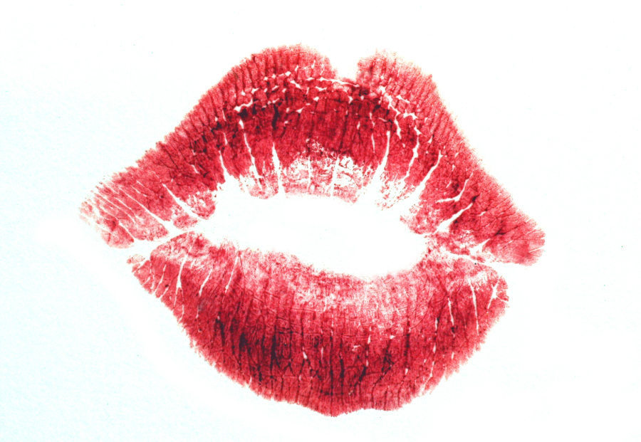 29.3 rs red lips 1312944