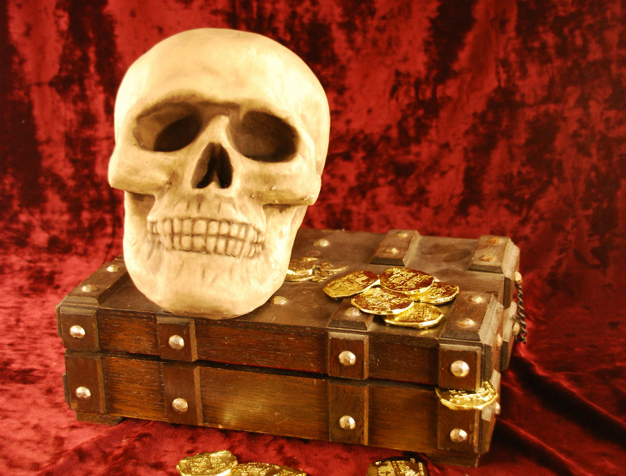 30.7 crs pirate skull and booty 1307348 1919x2866