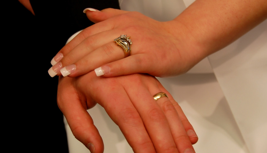 31.12 crs wedding bands 1420463 1919x1275